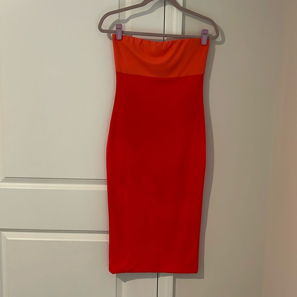Kittenish by Jessie James Decker Two Toned Orange/Red Strapless Dress